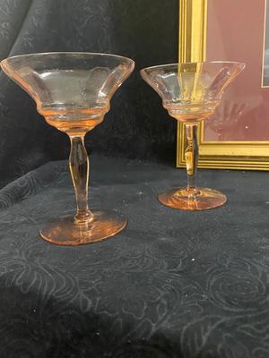 ALBERT WILLIAMS FRAMED PRINT AND VINTAGE GLASSWARE