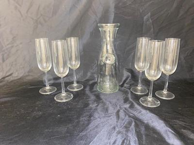 CHAMPAGNE FLUTES AND WINE SERVER