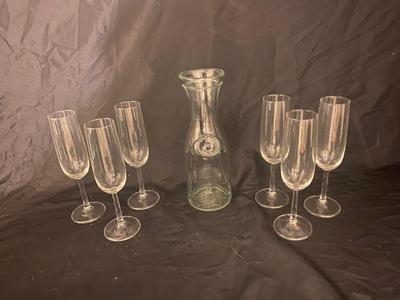CHAMPAGNE FLUTES AND WINE SERVER