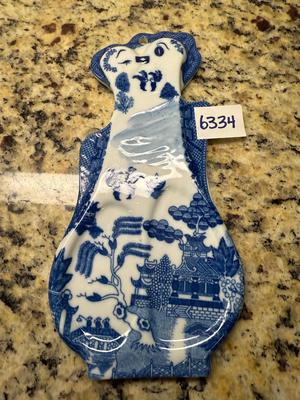 Blue & white oriental double spoon rest