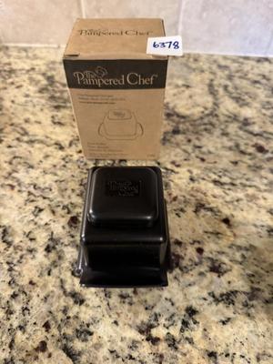 Pampered chef food holder