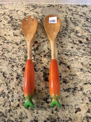 Salad fork & spoon carrot handles