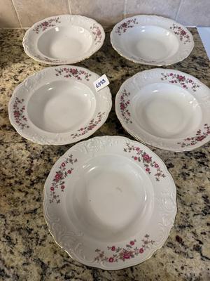 Set of 5 shallow Montgomery Ward bowls