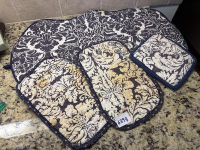 Blue & white kitchen hot pads