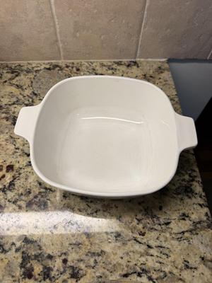 1 1/2 qt Corning ware dish with lid