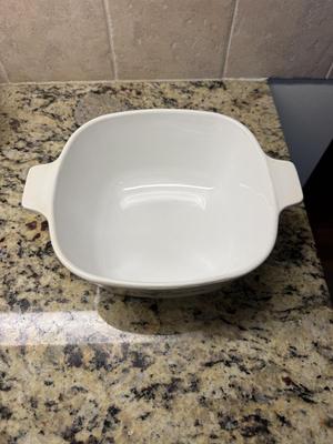 1 3/4 qt Corning Ware dish with lid