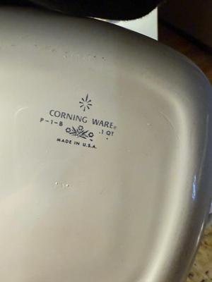 1 qt Corning Ware with lid