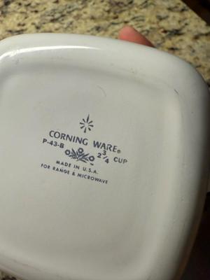 2 3/4 cup Corning Ware dish with lid