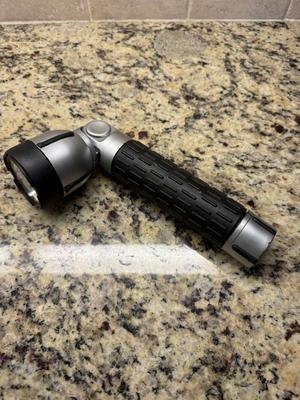Adjustable flashlight