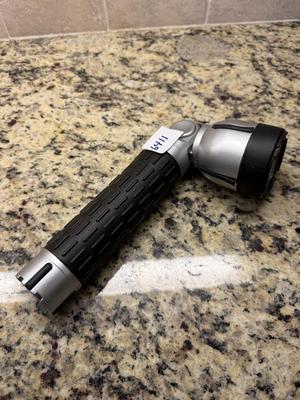 Adjustable flashlight