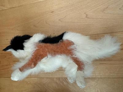 Furry Life-Like Kitty Cats / Figurines