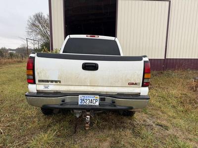 2005 GMC Sierra Z71 crew can-4 doors