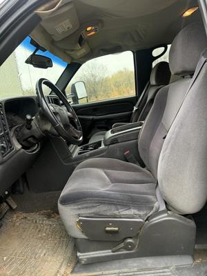 2005 GMC Sierra Z71 crew can-4 doors