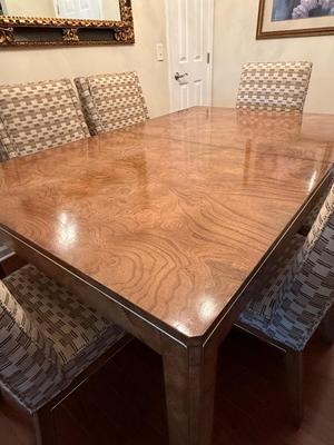 Stunning mid century dining table with two leaves