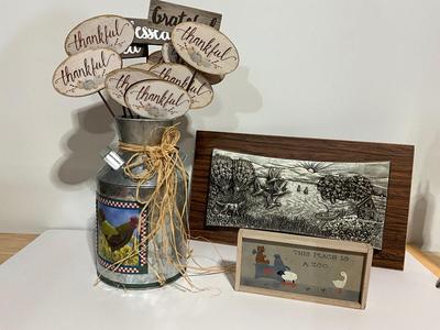 Be Thankful tin w/metal farm art