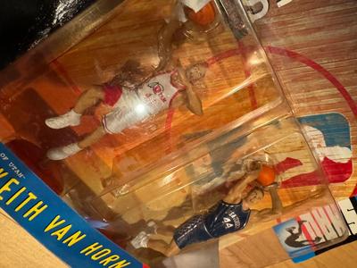 NBA Action Figures SHAQ ‘Magic’ plus others (Sealed)