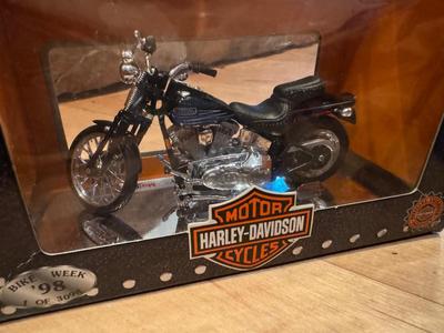 1997 Maisto Harley-Davidson Motorcycles 1:18 Mini Models