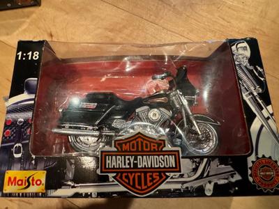 1997 Maisto Harley-Davidson Motorcycles 1:18 Mini Models