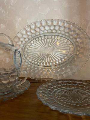 EIGHT PLACE SETTING ANCHOR HOCKING LIGHT BLUE BUBBLE GLASS DINNERWARE