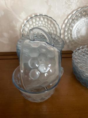 EIGHT PLACE SETTING ANCHOR HOCKING LIGHT BLUE BUBBLE GLASS DINNERWARE