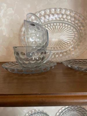 EIGHT PLACE SETTING ANCHOR HOCKING LIGHT BLUE BUBBLE GLASS DINNERWARE