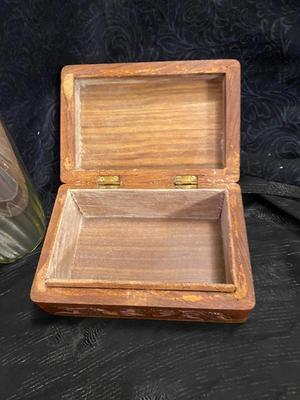 GREAT WALL OF CHINA SOUVENIR COIN, CARVED WOODEN BOX, HAND PAINTED DISH AND VASE