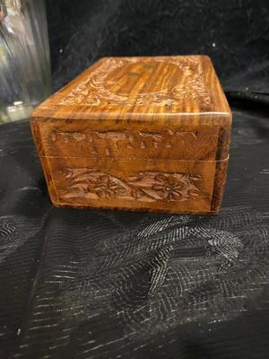 GREAT WALL OF CHINA SOUVENIR COIN, CARVED WOODEN BOX, HAND PAINTED DISH AND VASE