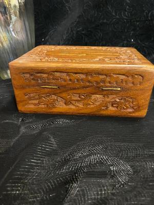 GREAT WALL OF CHINA SOUVENIR COIN, CARVED WOODEN BOX, HAND PAINTED DISH AND VASE