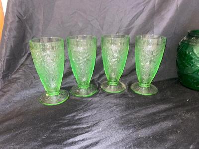 BRIGHT BEAUTIFUL GREEN TIARA GLASS