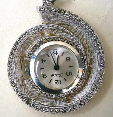 Vintage Desire PENDANT WATCH