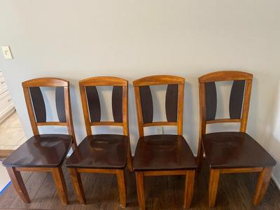 Solid Wood Dinning Table with 4 Chairs