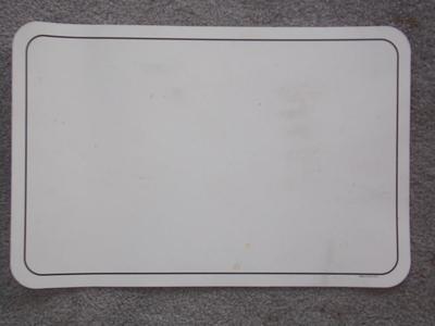 4 matching place mats