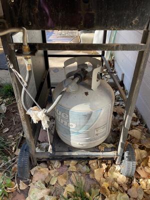 DYNA-GLO PROPANE GRILL