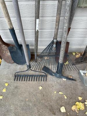 OUTDOOR LAWN TOOLS