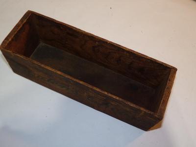 Antique wooden cheese box, "Bordens"