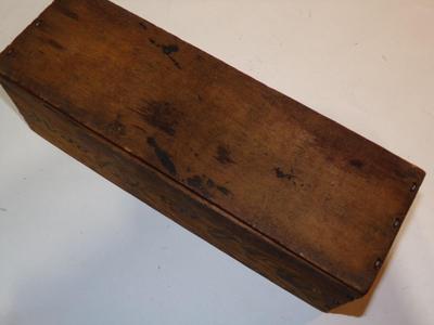 Antique wooden cheese box, "Bordens"
