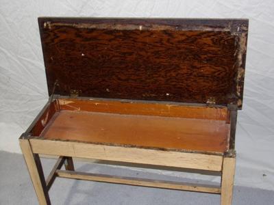Vintage piano bench,