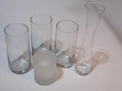 Lot of miscellaneous glassware.