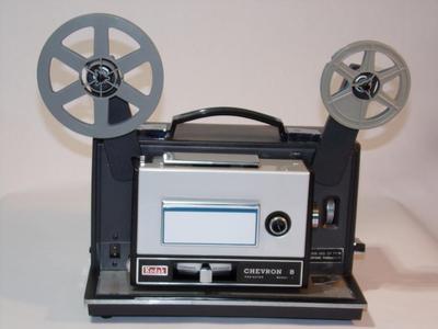Vintage Kodak "Chevron 8" "model 1" 8mm home movie projector