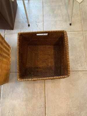 Lot of Laundry Room Items