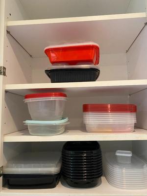 Lot of Plastic Food Storage Containers with Lids.