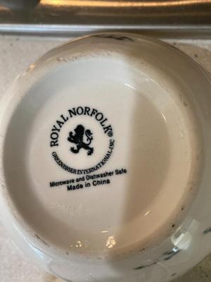 Set of 2 Serving Bowls