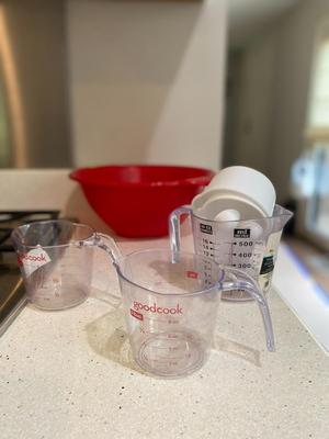 Lot of Assorted kitchen Items