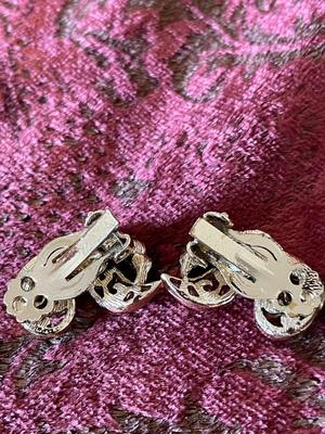 PENDANT AND CLIP ON EARRINGS