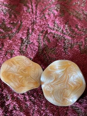 CUFFLINKS AND EARRINGS