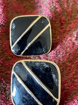CUFFLINKS AND EARRINGS