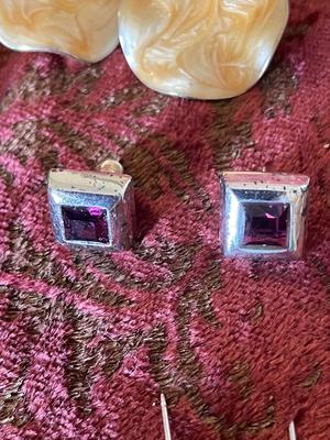 CUFFLINKS AND EARRINGS
