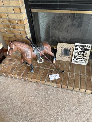 LARGE BATTAT PLASTIC QUARTER HORSE WITH SADDLE PLUS SIGNS