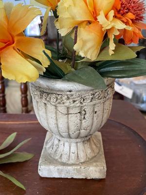 CANDLE HOLDER AND VASE