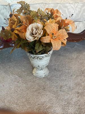 CANDLE HOLDER AND VASE